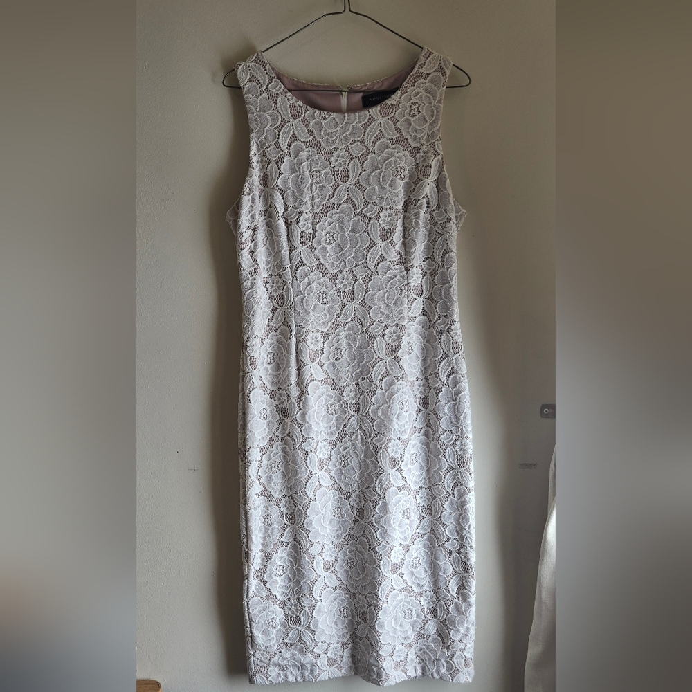 IVANKA TRUMP White Lace Bodycon Midi Dress